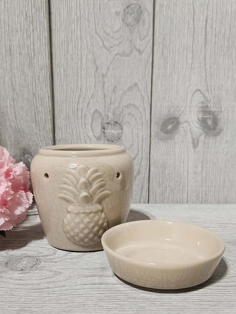 Welcome Scentsy Warmer With Embosssed Pineapple & Crackle Finish